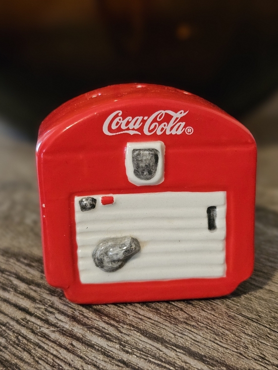 Coca Cola Coke Vintage Style Red Salt & Pepper Shakers Decor Kitchen Lot - Picture 2 of 11